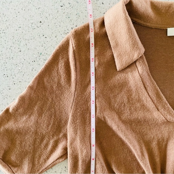 Women’s Crop Top With Cutout - Picture 4 of 8